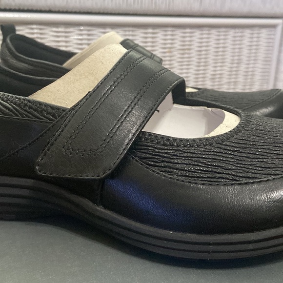 Aravon Quinn Maryjane Black NIB 7.5 D - Picture 7 of 8